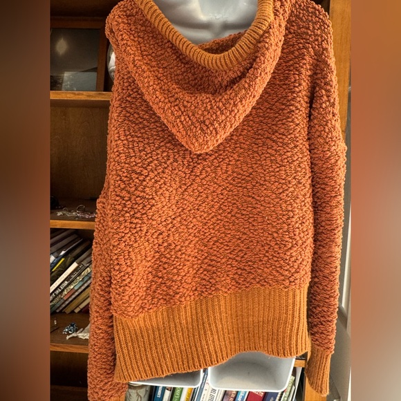 POL knit crop hoodie sweater - Picture 3 of 5